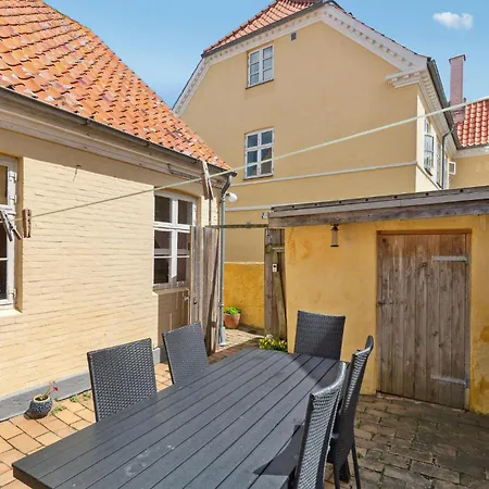 3 Bedroom Gorgeous In Gudhjem