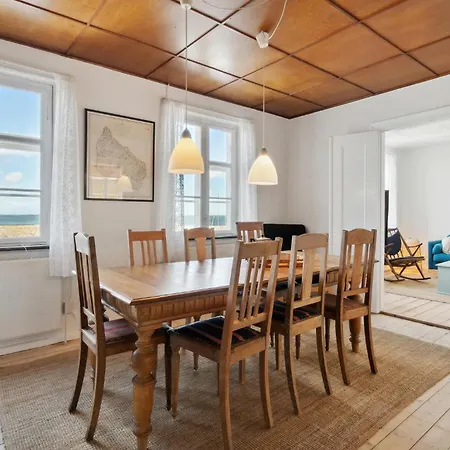 3 Bedroom Gorgeous In Holiday home